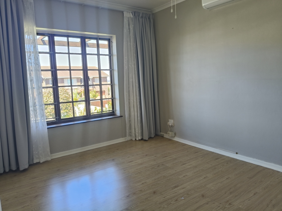 3 Bedroom Property for Sale in Wavecrest Eastern Cape